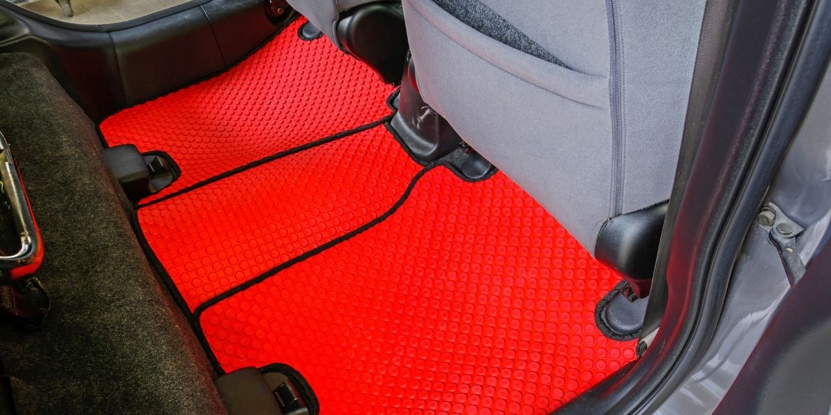 Les tapis de voiture personnalisés : alliez style et protection