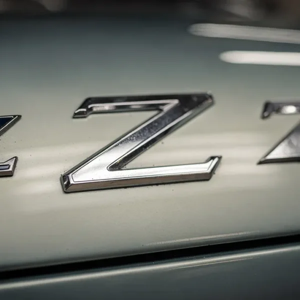 Logo voiture Z sur badges automobiles et carrosseries modernes