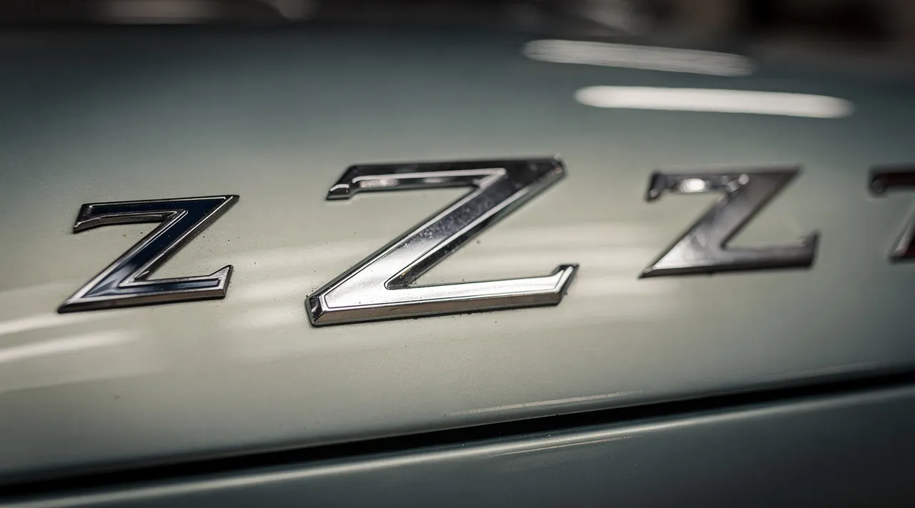 Logo voiture Z sur badges automobiles et carrosseries modernes